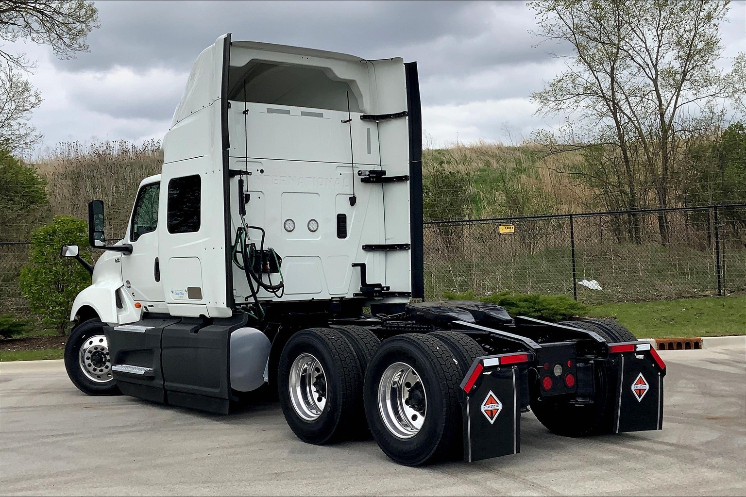 Pre-Owned 2022 International LT625 6×4 Sleeper in #501911